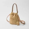 Bolso tipo cubo mini de ganchillo y cuero Bolso tipo cubo mini de ganchillo y cuero