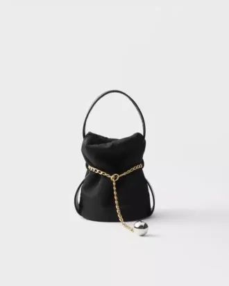 Bolso tipo cubo Prada Petit Sac Noir Mini de Re-Nylon y piel napa