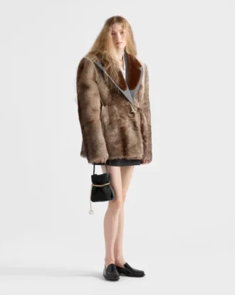 Bolso tipo cubo Prada Petit Sac Noir Mini de Re-Nylon y piel napa