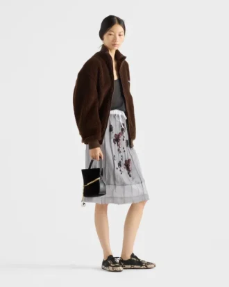 Bolso tipo cubo Prada Petit Sac Noir Mini de terciopelo y piel napa