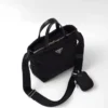 Bolso tote acolchado de Re-Nylon Bolso tote acolchado de Re-Nylon