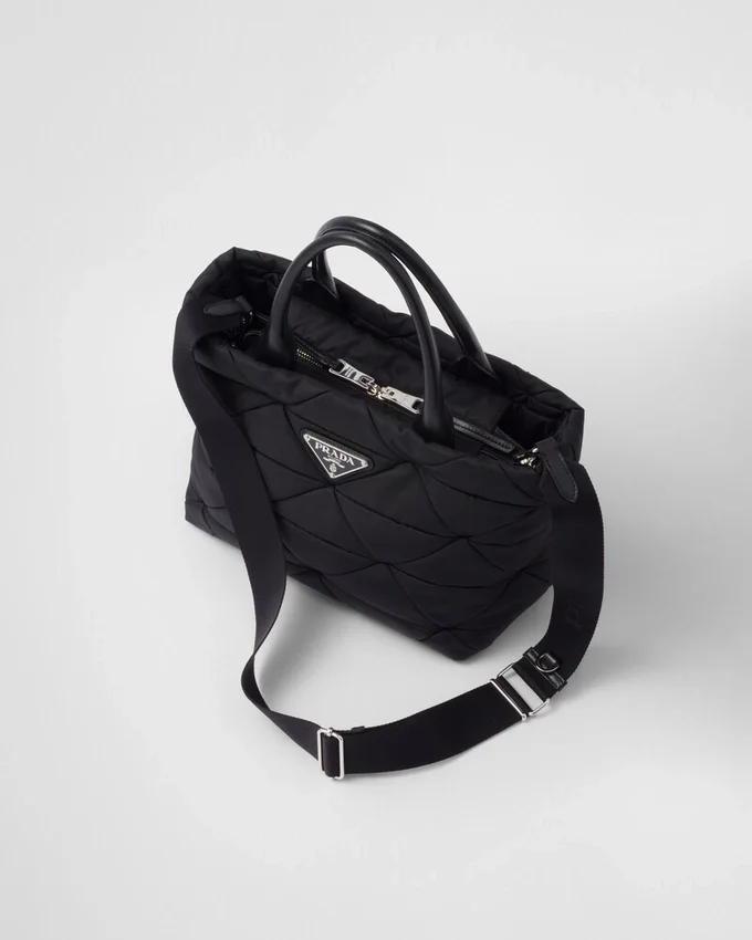 Bolso tote acolchado pequeño de Re-Nylon Bolso tote acolchado pequeño de Re-Nylon