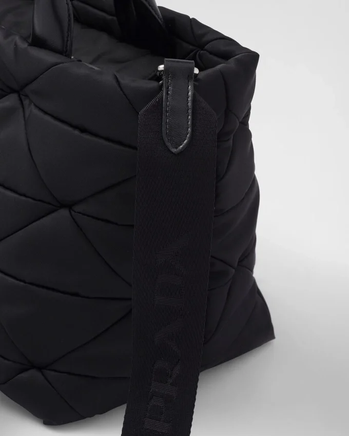 Bolso tote acolchado pequeño de Re-Nylon Bolso tote acolchado pequeño de Re-Nylon