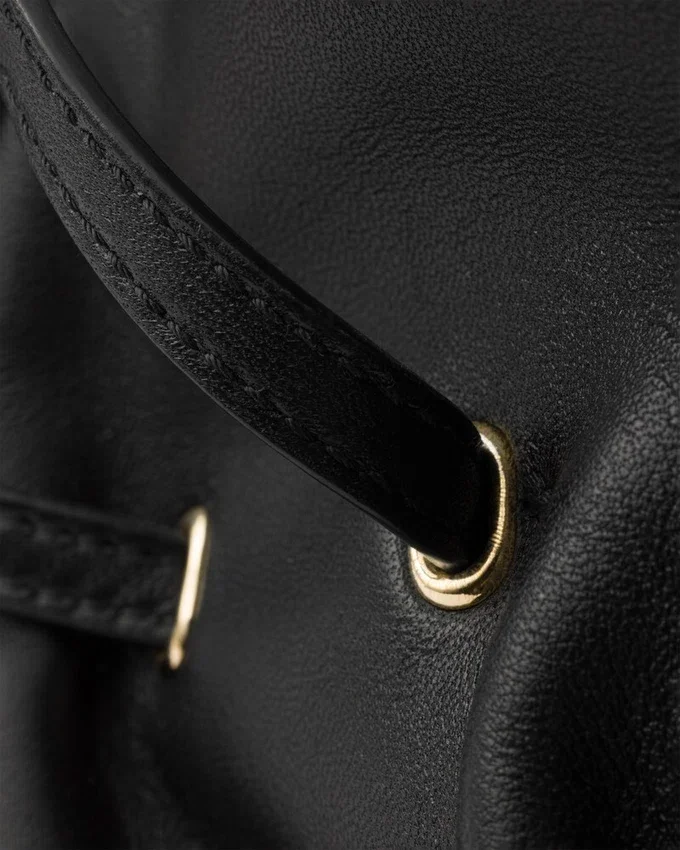 Bolso tote grande Dada de Prada en piel napa Bolso tote grande Dada de Prada en piel napa