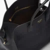 Bolso tote grande de cuero con hebillas Bolso tote grande de cuero con hebillas