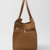 Bolso tote grande de cuero con hebillas Bolso tote grande de cuero con hebillas