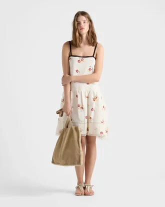 Bolso tote grande de gamuza y crochet