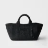 Bolso tote grande de ganchillo con detalles de cuero Bolso tote grande de ganchillo con detalles de cuero