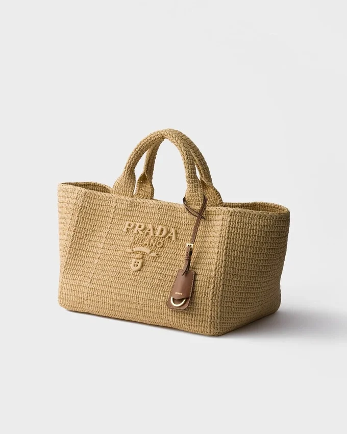 Bolso tote grande de ganchillo con detalles de cuero Bolso tote grande de ganchillo con detalles de cuero