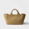 Bolso tote grande de ganchillo con detalles de cuero Bolso tote grande de ganchillo con detalles de cuero
