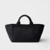 Bolso tote grande de ganchillo con detalles de cuero Bolso tote grande de ganchillo con detalles de cuero