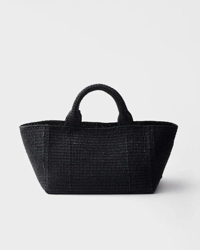 Bolso tote grande de ganchillo con detalles de cuero Bolso tote grande de ganchillo con detalles de cuero
