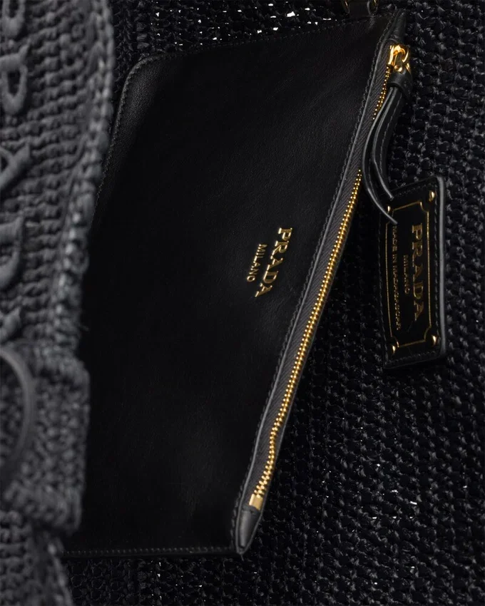 Bolso tote grande de ganchillo con detalles de cuero Bolso tote grande de ganchillo con detalles de cuero