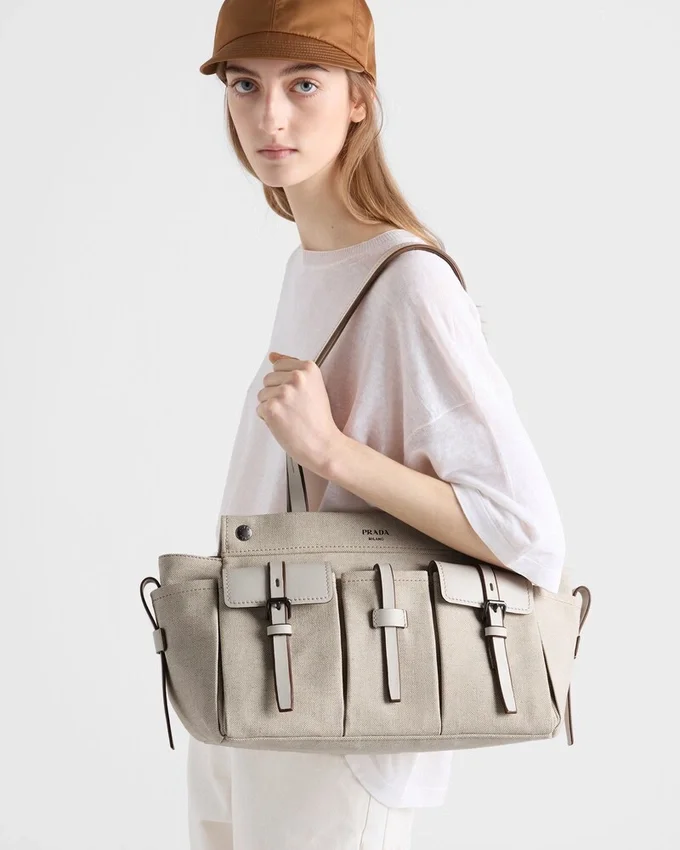 Bolso tote grande de lona y cuero Prada Route Bolso tote grande de lona y cuero Prada Route
