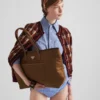Bolso tote grande Prada Re-Edition 1978 de nylon Re-Nylon y piel Saffiano Bolso tote grande Prada Re-Edition 1978 de nylon Re-Nylon y piel Saffiano