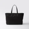 Bolso tote grande Prada Re-Edition 1978 de nylon Re-Nylon y piel Saffiano Bolso tote grande Prada Re-Edition 1978 de nylon Re-Nylon y piel Saffiano