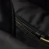 Bolso tote mediano acolchado de Re-Nylon y piel Bolso tote mediano acolchado de Re-Nylon y piel