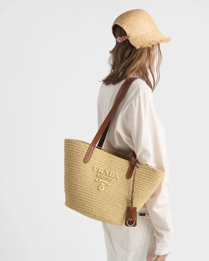 Bolso tote mediano de ganchillo y cuero Bolso tote mediano de ganchillo y cuero