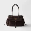 Bolso tote mediano de piel napa Explore de Prada Bolso tote mediano de piel napa Explore de Prada