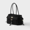 Bolso tote mediano Prada Explore de Re-Nylon y piel