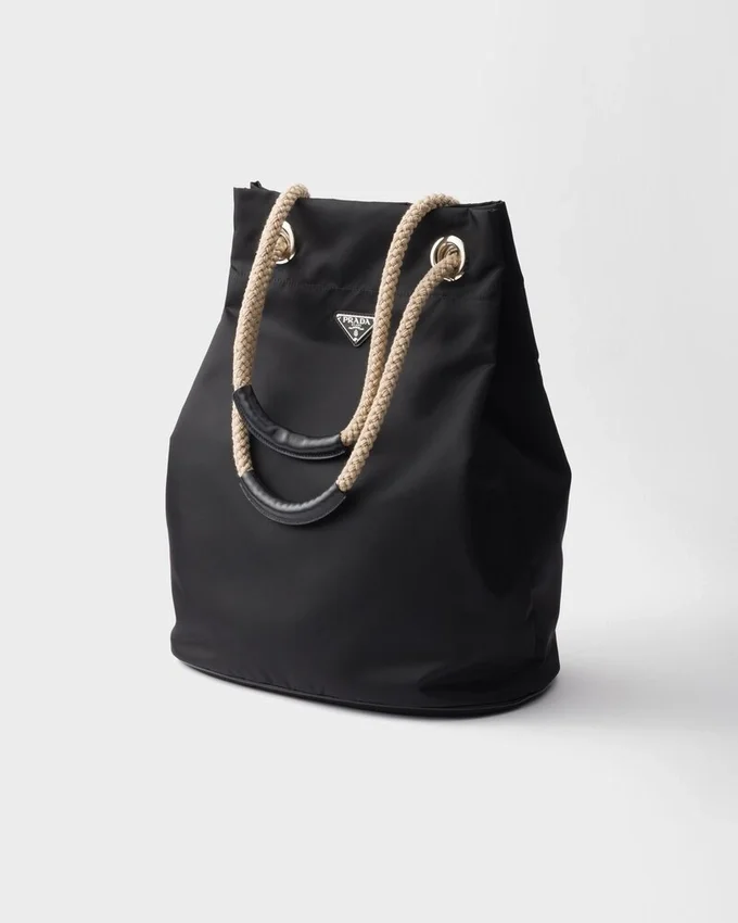 Bolso tote mediano Prada Mariner de Re-Nylon Bolso tote mediano Prada Mariner de Re-Nylon