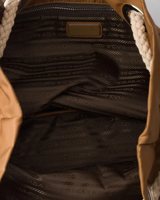Bolso tote mediano Prada Mariner de Re-Nylon Bolso tote mediano Prada Mariner de Re-Nylon