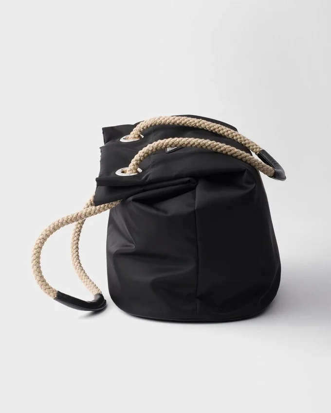 Bolso tote mediano Prada Mariner de Re-Nylon Bolso tote mediano Prada Mariner de Re-Nylon