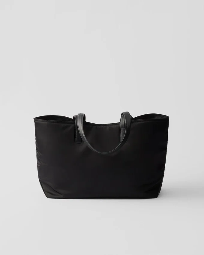 Bolso tote mediano Prada Re-Edition 1978 de Re-Nylon y piel Saffiano Bolso tote mediano Prada Re-Edition 1978 de Re-Nylon y piel Saffiano