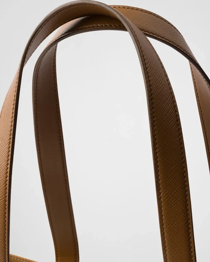 Bolso tote mediano Prada Re-Edition 1978 de Re-Nylon y piel Saffiano Bolso tote mediano Prada Re-Edition 1978 de Re-Nylon y piel Saffiano