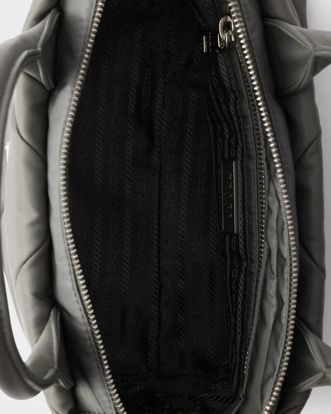 Bolso tote pequeño acolchado de Re-Nylon Bolso tote pequeño acolchado de Re-Nylon