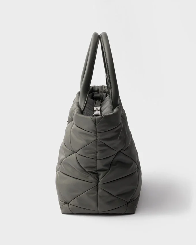 Bolso tote pequeño acolchado de Re-Nylon Bolso tote pequeño acolchado de Re-Nylon