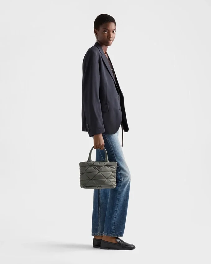 Bolso tote pequeño acolchado de Re-Nylon Bolso tote pequeño acolchado de Re-Nylon