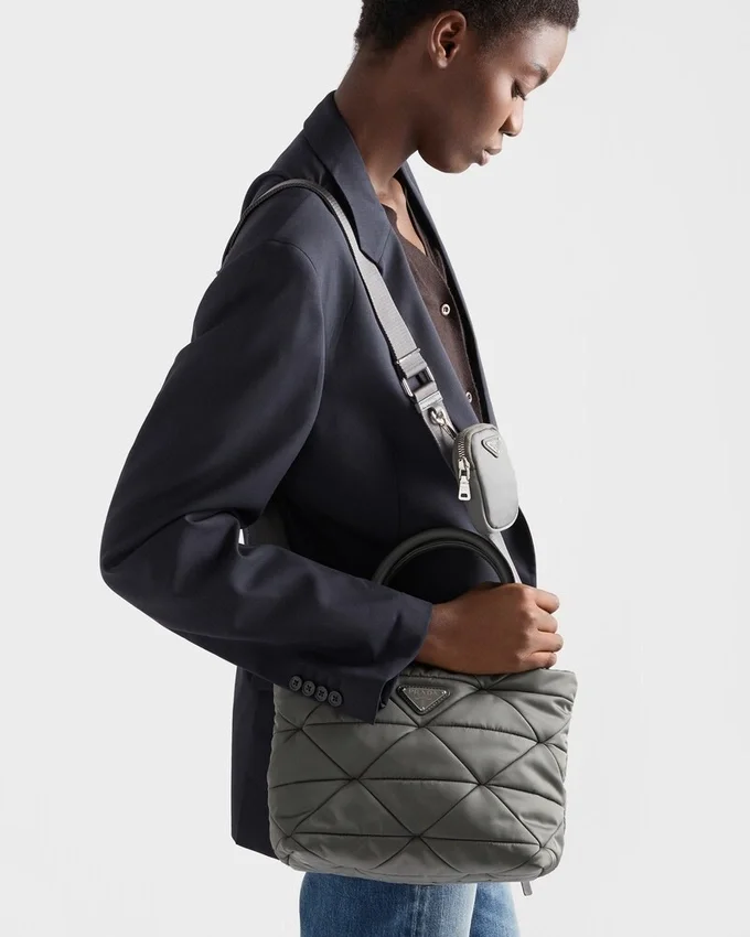 Bolso tote pequeño acolchado de Re-Nylon Bolso tote pequeño acolchado de Re-Nylon