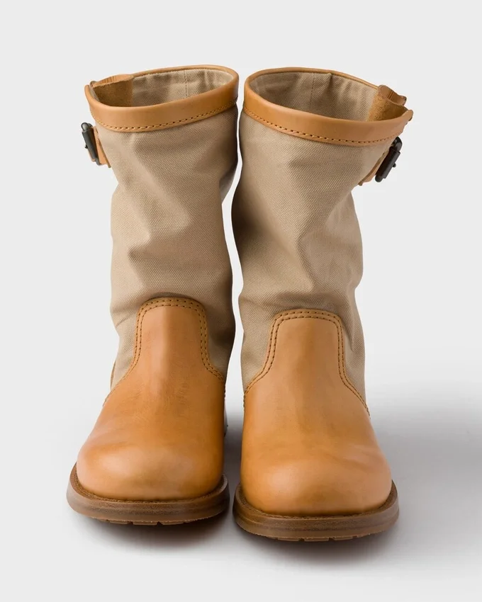 Botas de cuero y lona Botas de cuero y lona