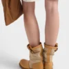 Botas de cuero y lona Botas de cuero y lona