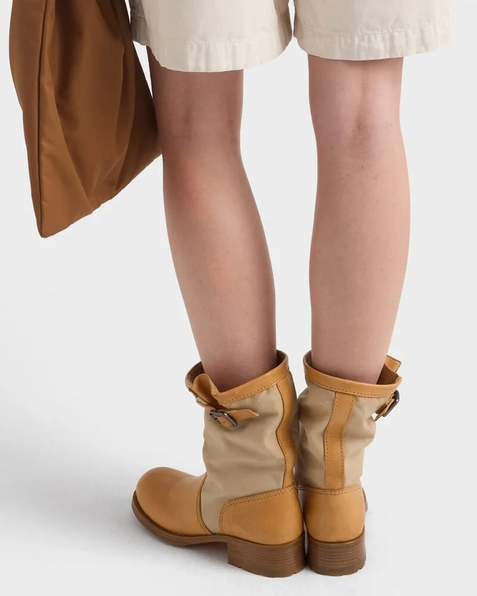 Botas de cuero y lona Botas de cuero y lona