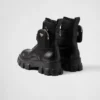 Botas Monolith de cuero cepillado y Re-Nylon con bolsillo Botas Monolith de cuero cepillado y Re-Nylon con bolsillo