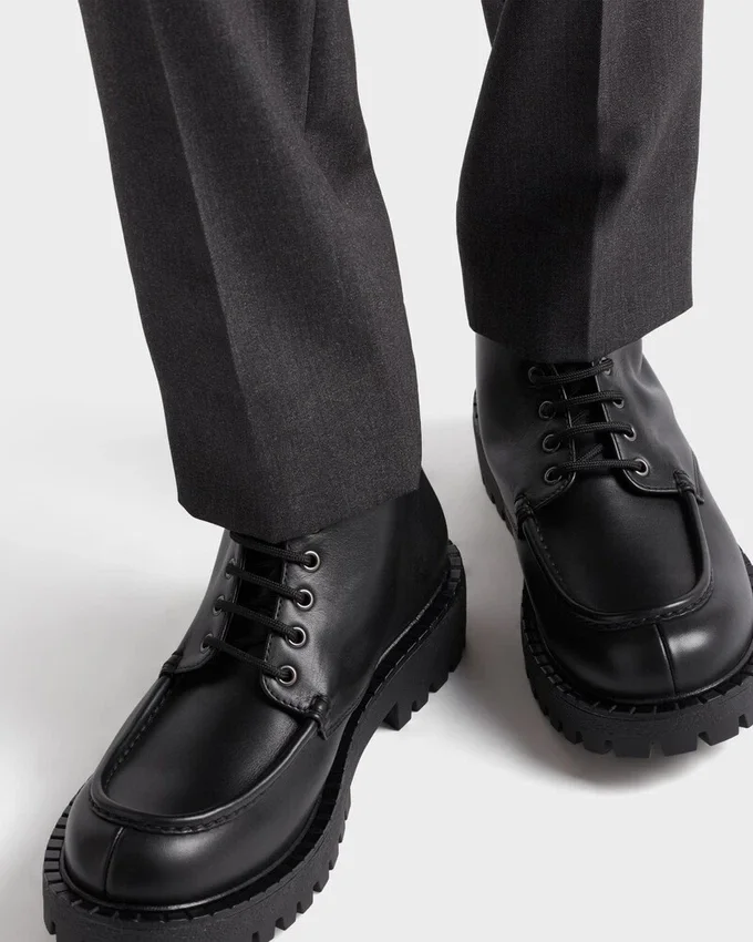 Botines de cuero con cordones Botines de cuero con cordones