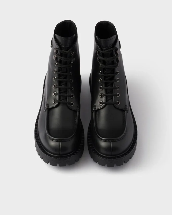 Botines de cuero con cordones Botines de cuero con cordones
