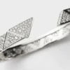Brazalete Eternal Gold en oro blanco con diamantes pavé