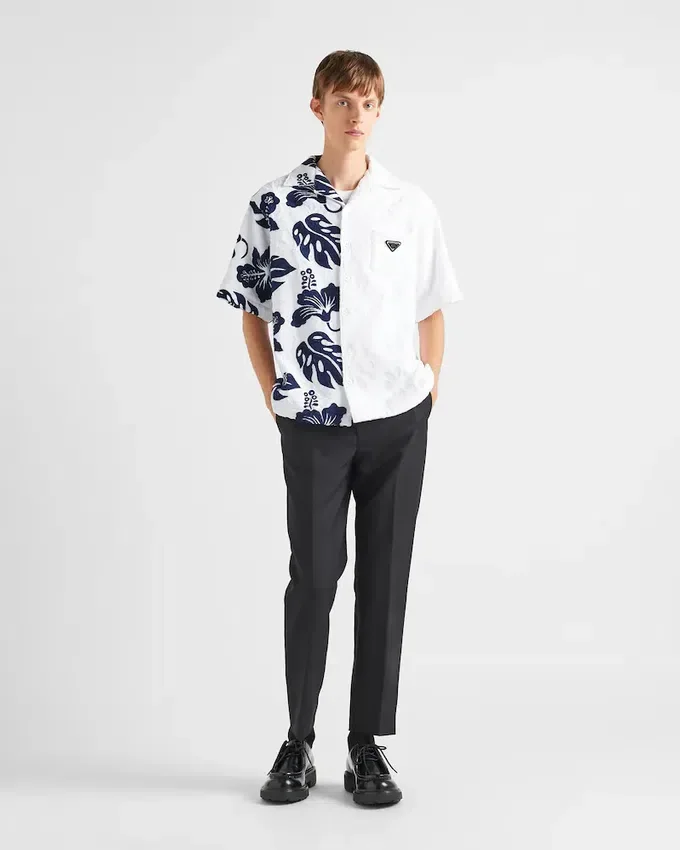 Camisa de manga corta de algodón grueso con estampado a dos tonos Camisa de manga corta de algodón grueso con estampado a dos tonos