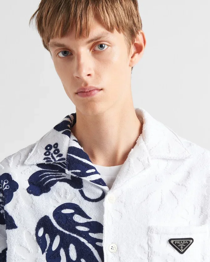 Camisa de manga corta de algodón grueso con estampado a dos tonos Camisa de manga corta de algodón grueso con estampado a dos tonos
