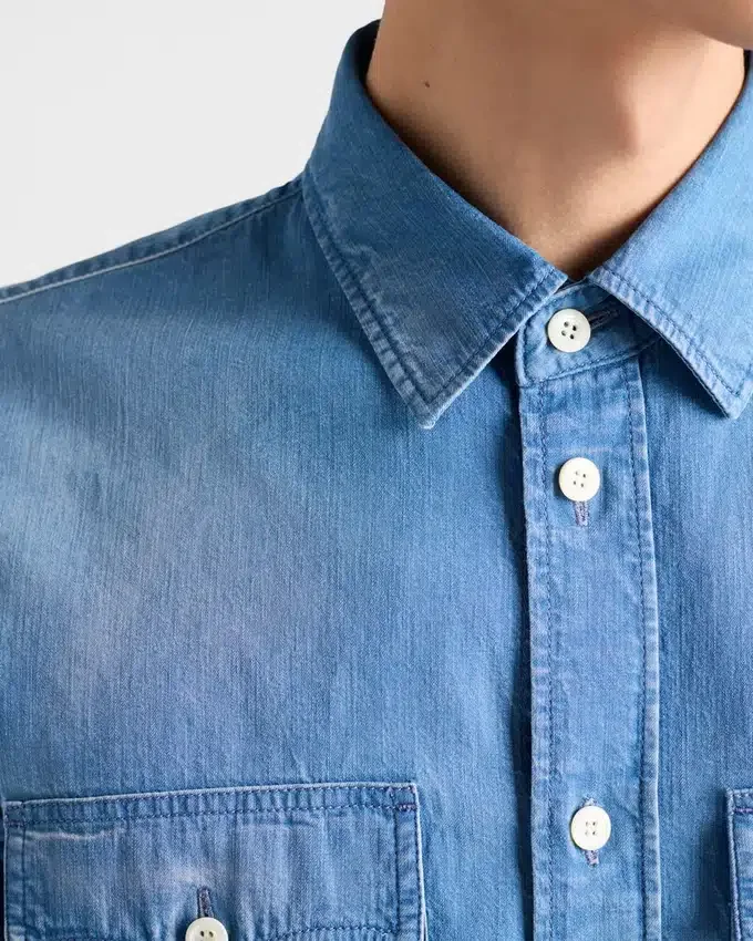 Camisa de mezclilla ligera de manga corta Camisa de mezclilla ligera de manga corta