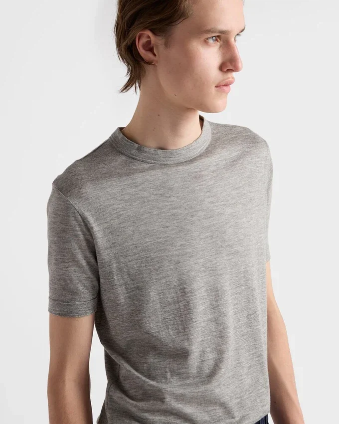 Camiseta de cachemira y seda Camiseta de cachemira y seda