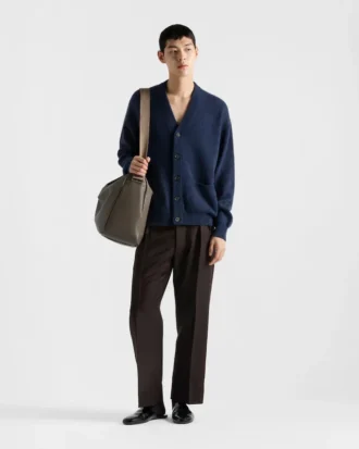 Cardigan de cachemira regenerada