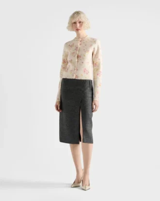 Cardigan de lana con estampado floral