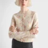 Cardigan de lana con estampado floral Cardigan de lana con estampado floral