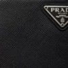 Cartera grande de piel Saffiano