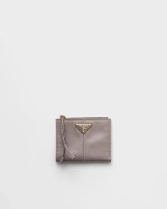 Cartera pequeña de cuero