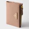 Cartera pequeña de piel Saffiano